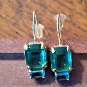 Saphire Stone Earings